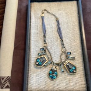 KRN0017 silpada blue streak necklace.